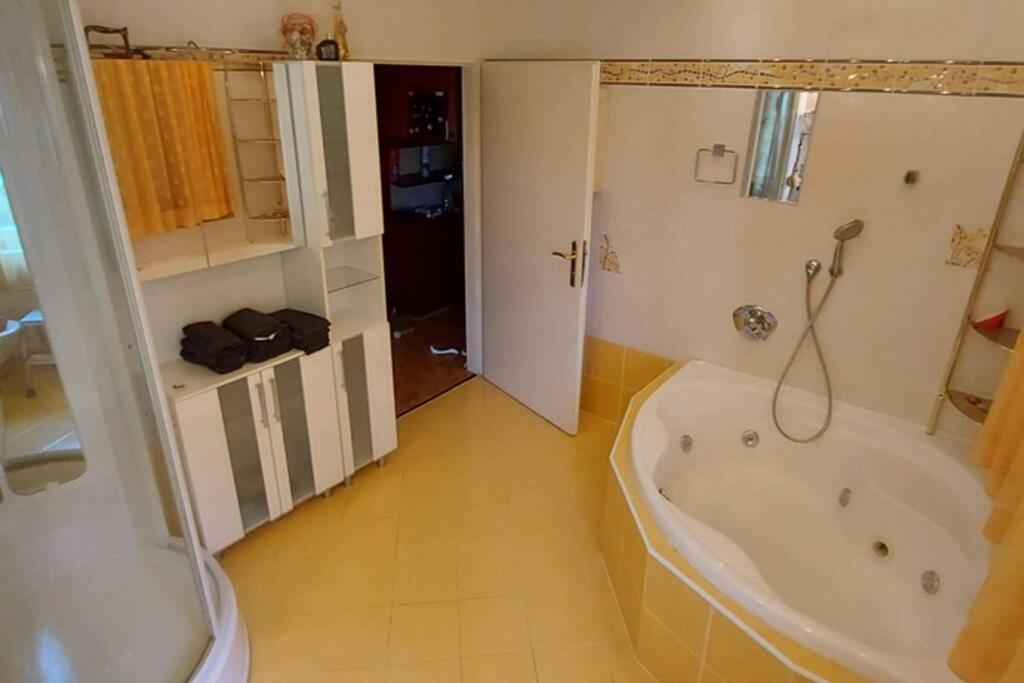 Quiet Apartment Close To Town 菲拉赫 外观 照片